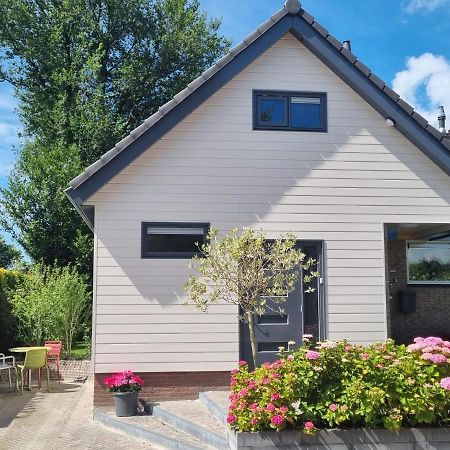 Logement De Garage Sneek Exteriör bild