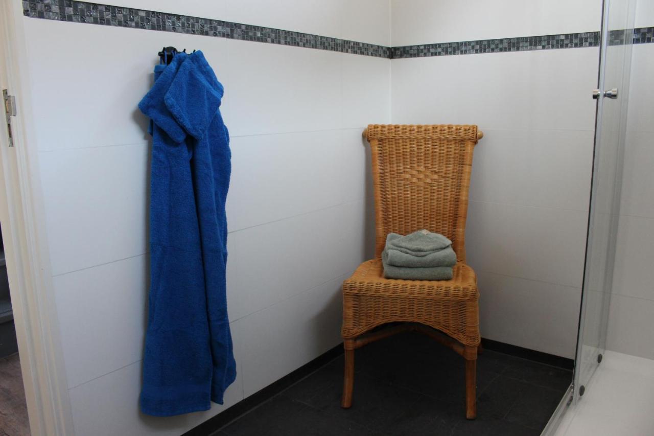 Logement De Garage Sneek Exteriör bild