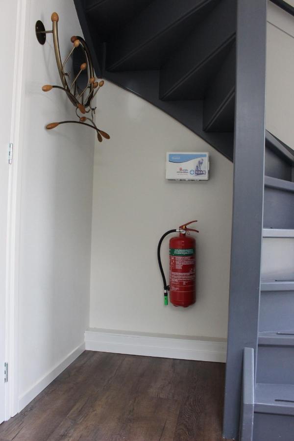 Logement De Garage Sneek Exteriör bild
