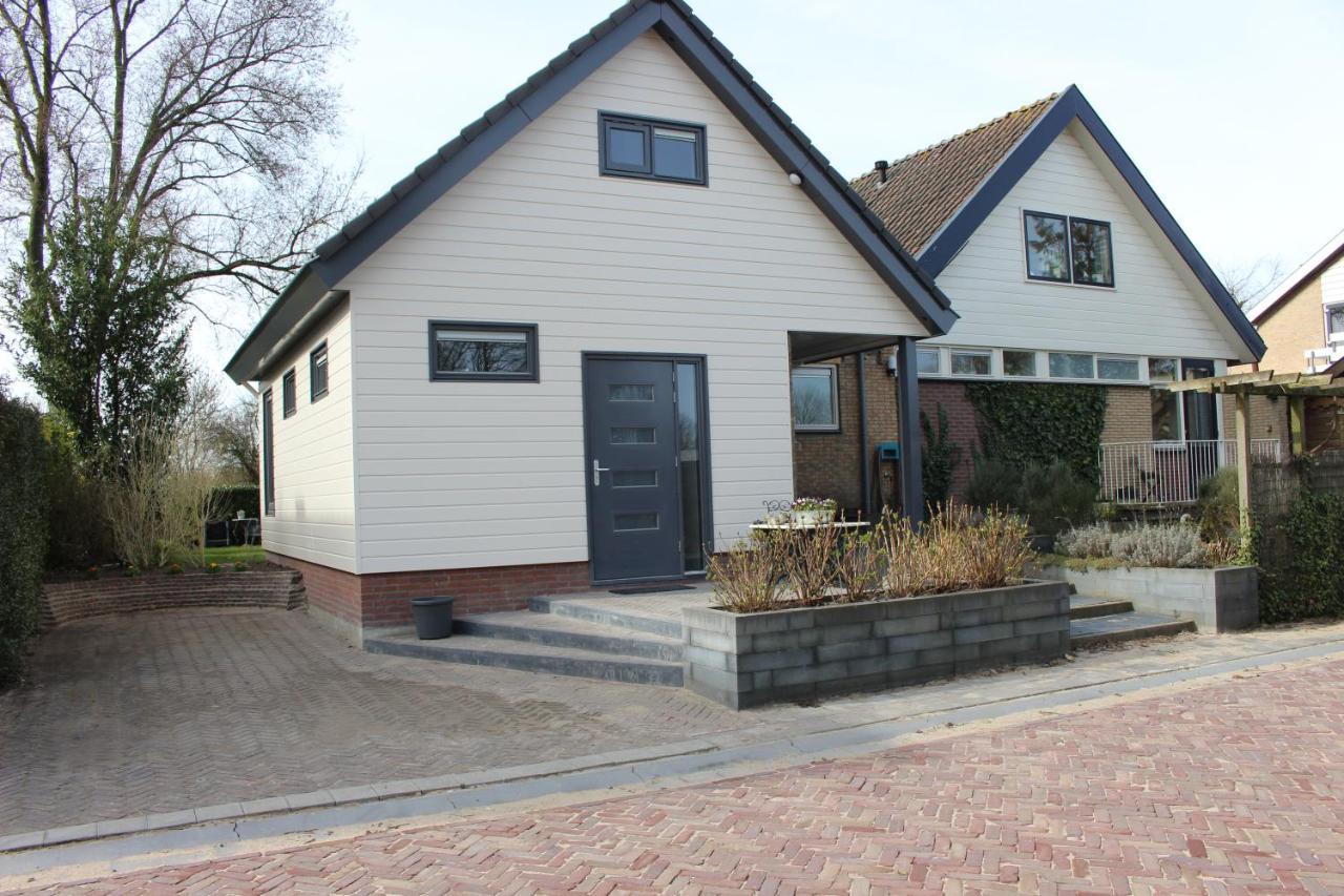 Logement De Garage Sneek Exteriör bild