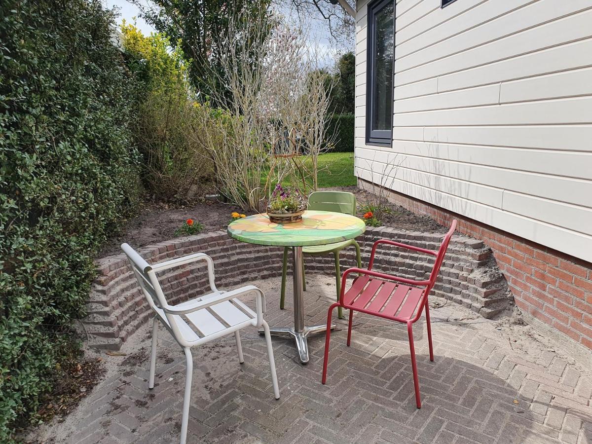Logement De Garage Sneek Exteriör bild