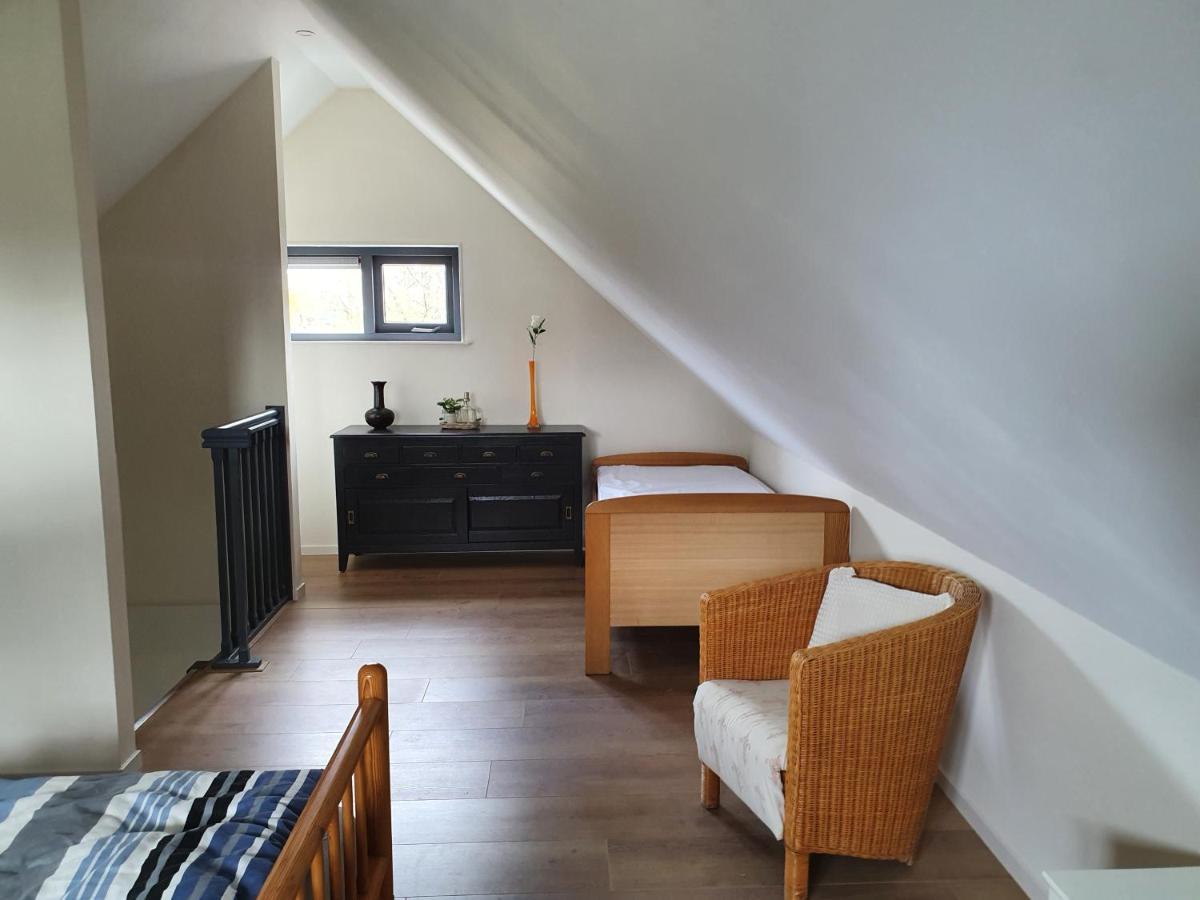 Logement De Garage Sneek Exteriör bild