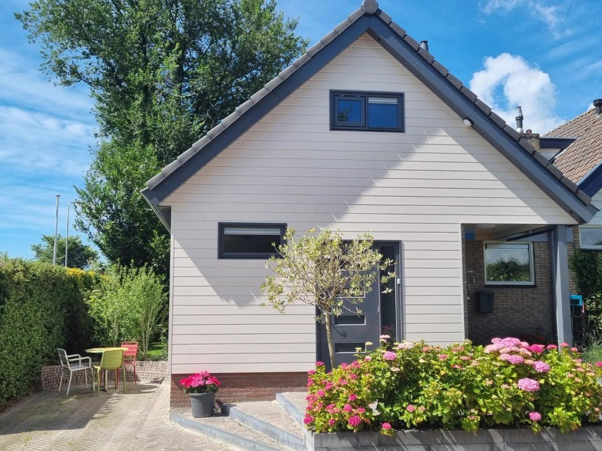 Logement De Garage Sneek Exteriör bild