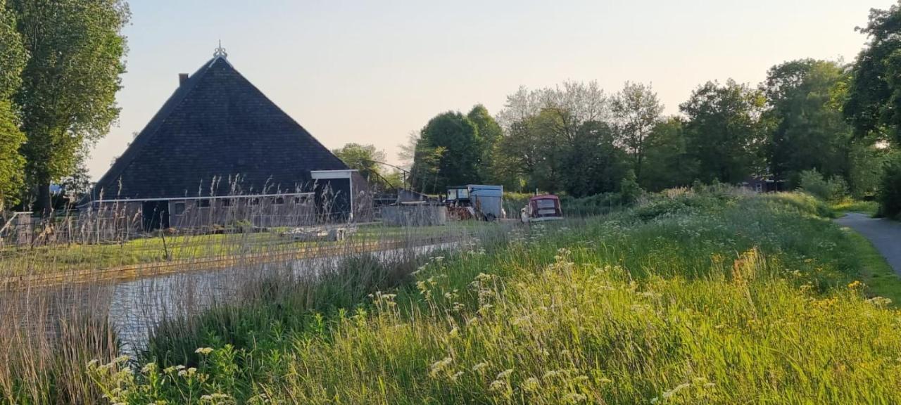 Logement De Garage Sneek Exteriör bild