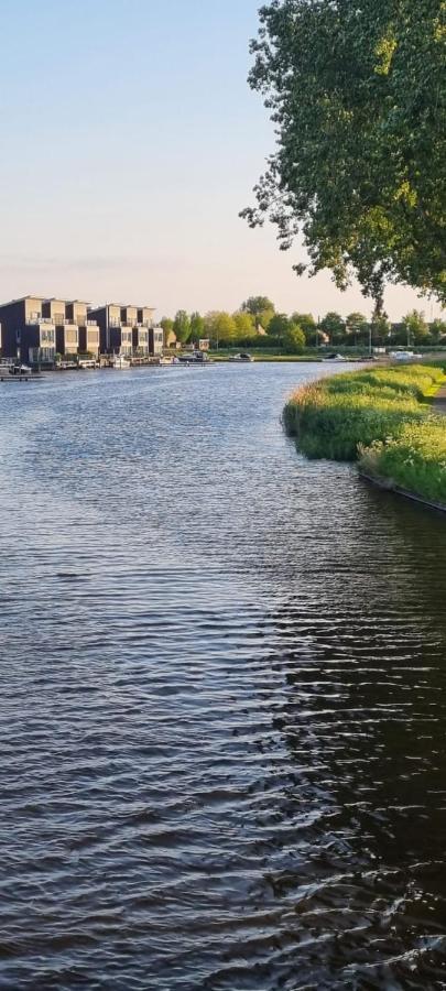 Logement De Garage Sneek Exteriör bild